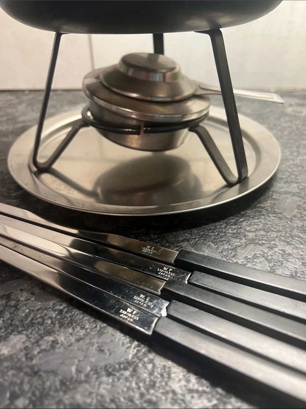 Vintage Stainless Steel Fondue Pot with (5) Fork Set - Silver. In excellent con
